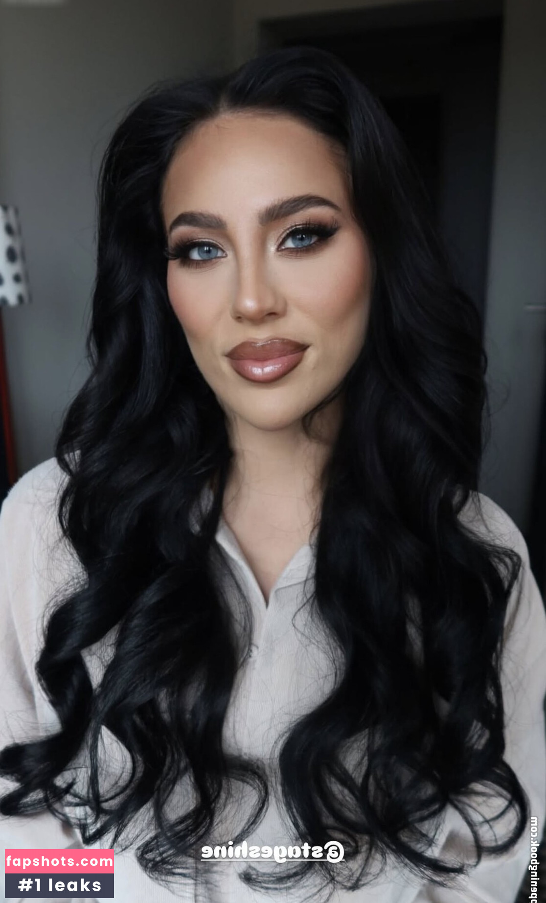 Jessica Hnatyk nude babe gallery