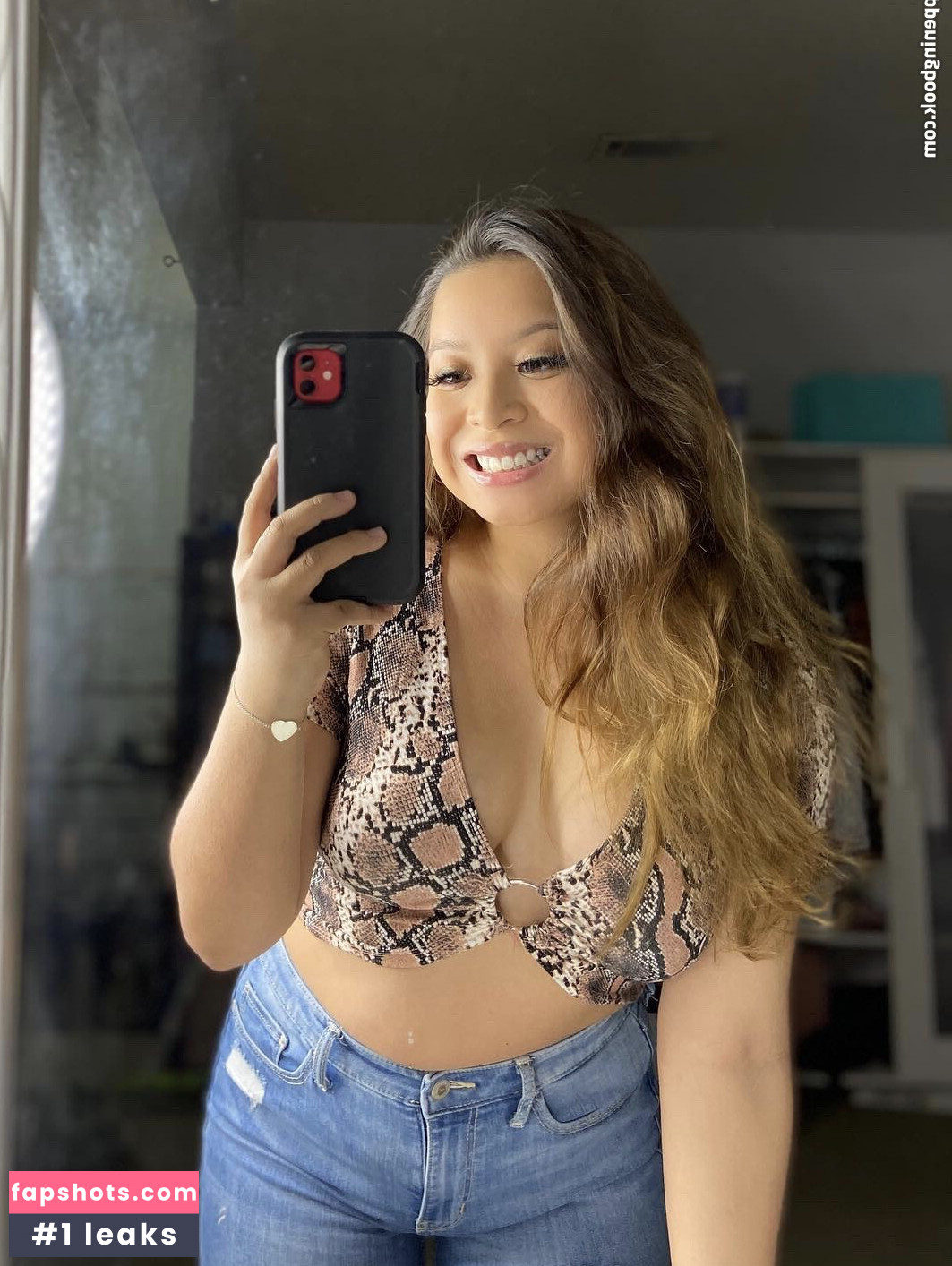 Jessica Huynh gallery photo #4