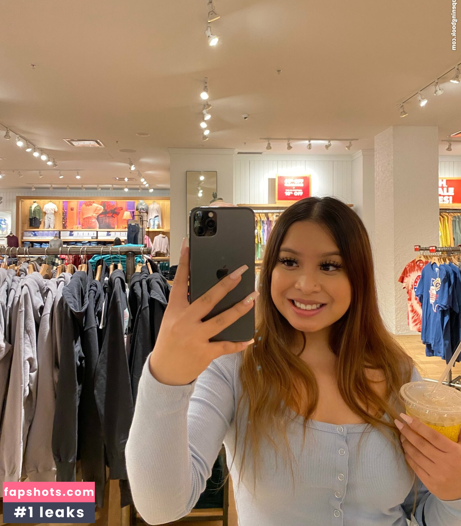 Jessica Huynh gallery photo #10