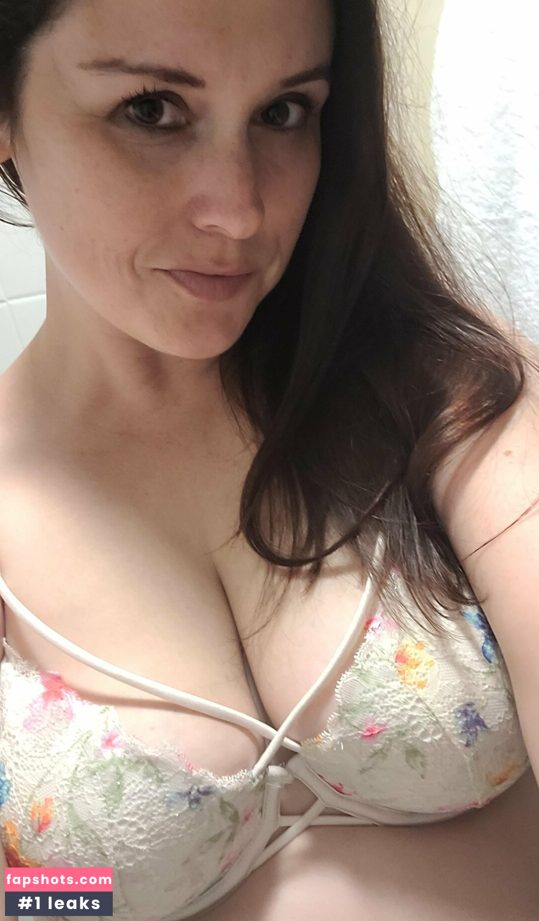 Jessica Johnson gallery photo #3