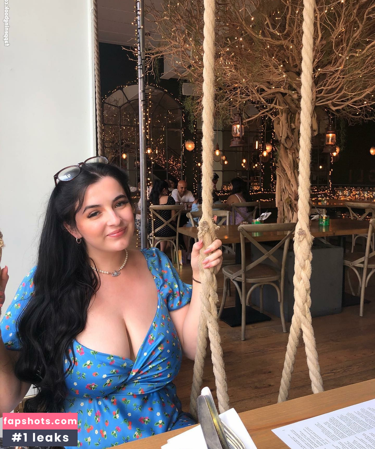 Jessica Lawrence gallery photo #7