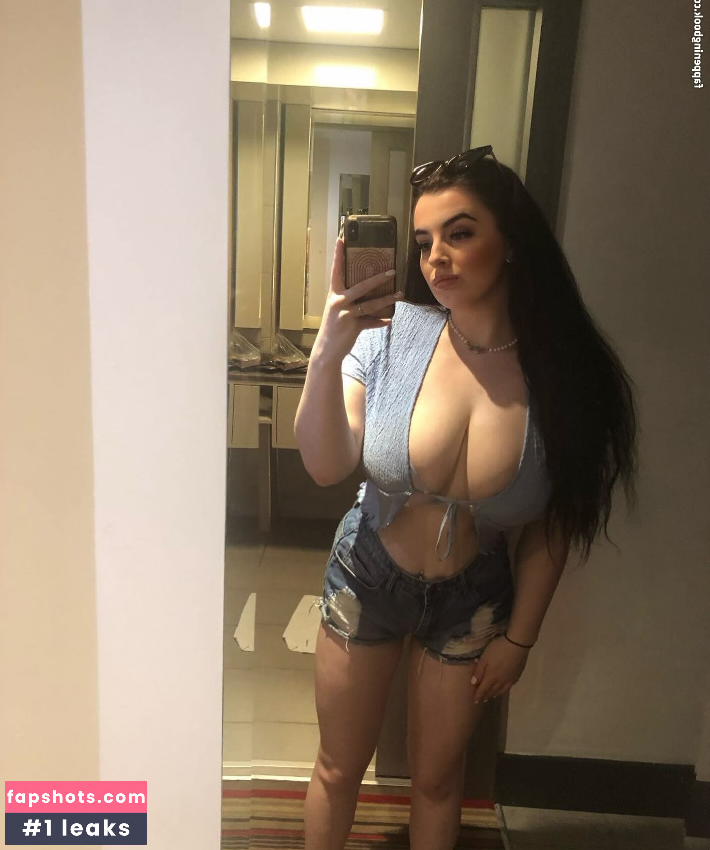 Jessica Lawrence gallery photo #10