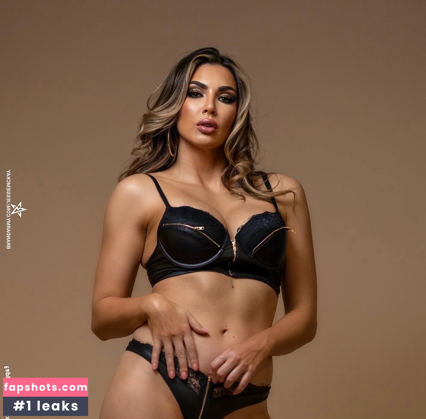 Jessica McKay gallery photo #3