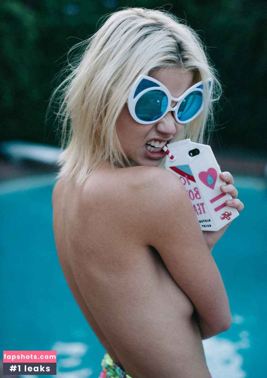 Jessica Morrow gallery photo #6