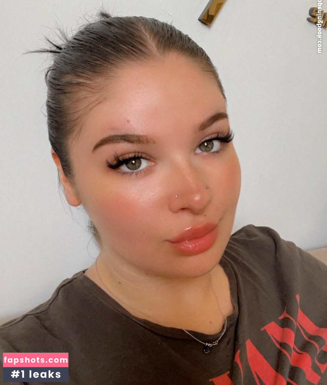 Jessica Neven nude babe gallery