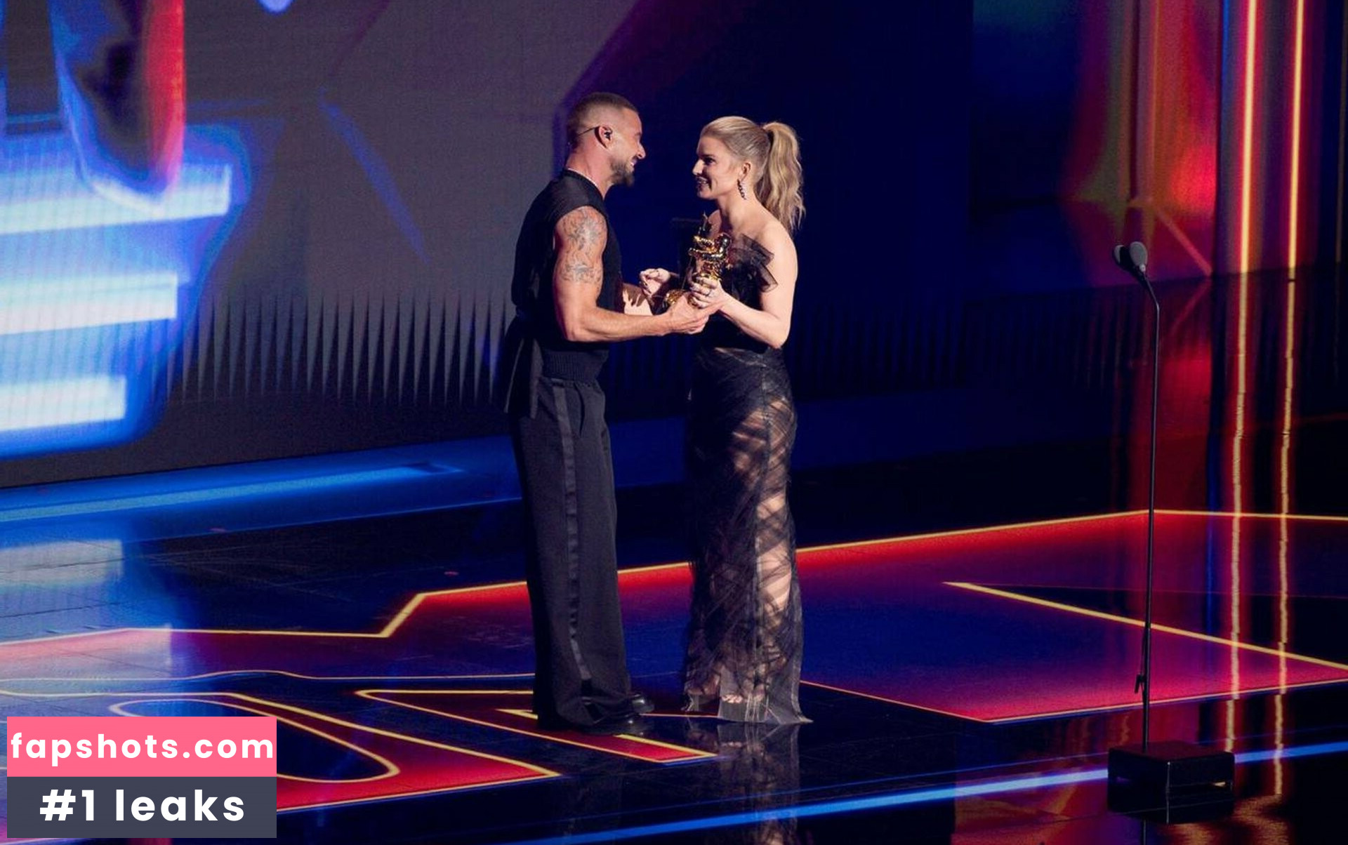 Jessica Simpson gallery photo #13