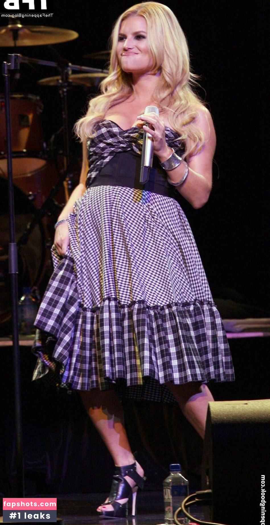 Jessica Simpson gallery photo #206