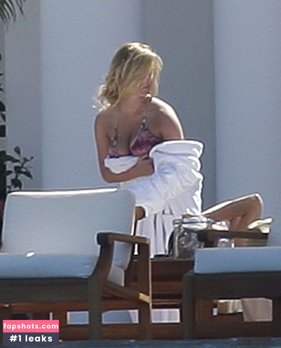 Jessica Simpson gallery photo #345