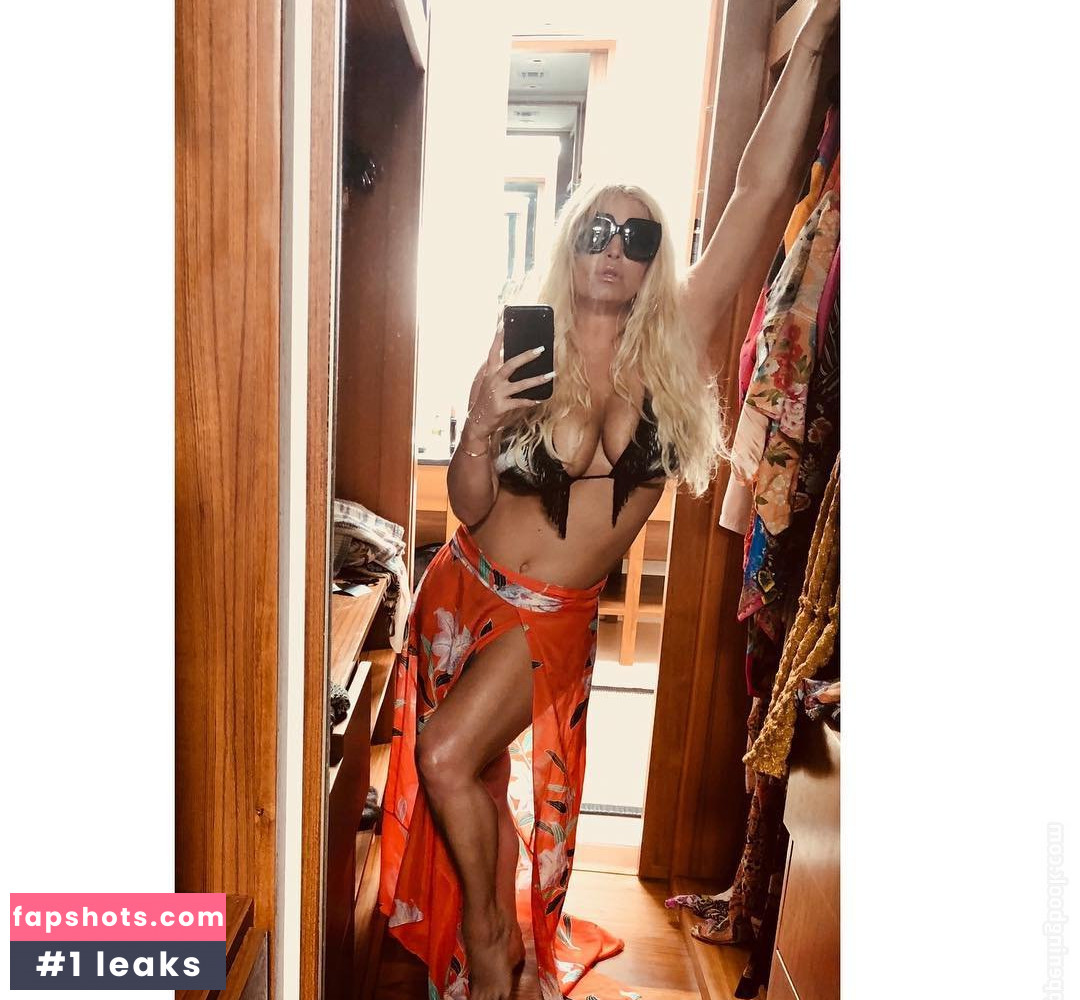 Jessica Simpson gallery photo #495