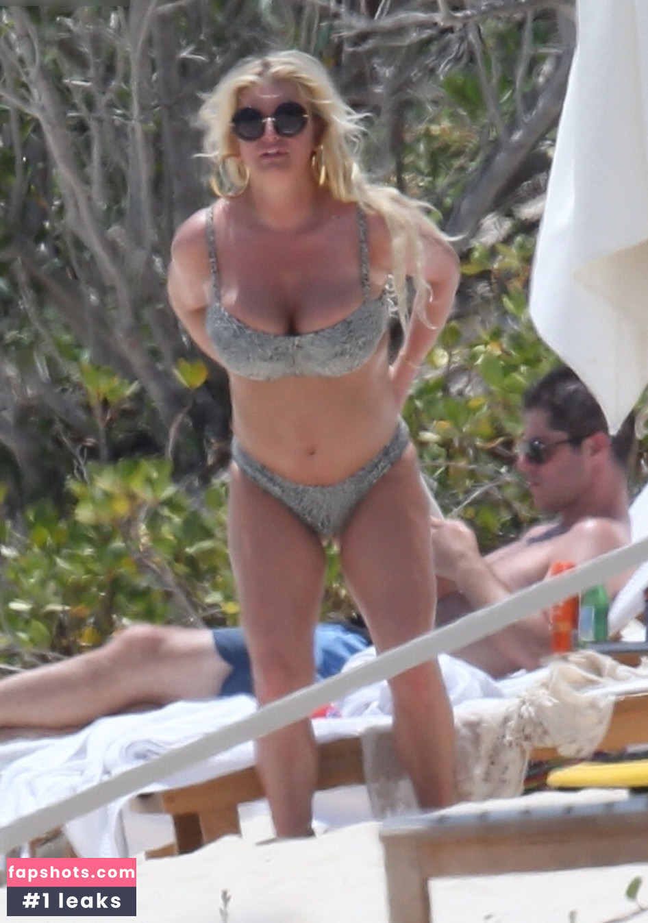 Jessica Simpson gallery photo #52