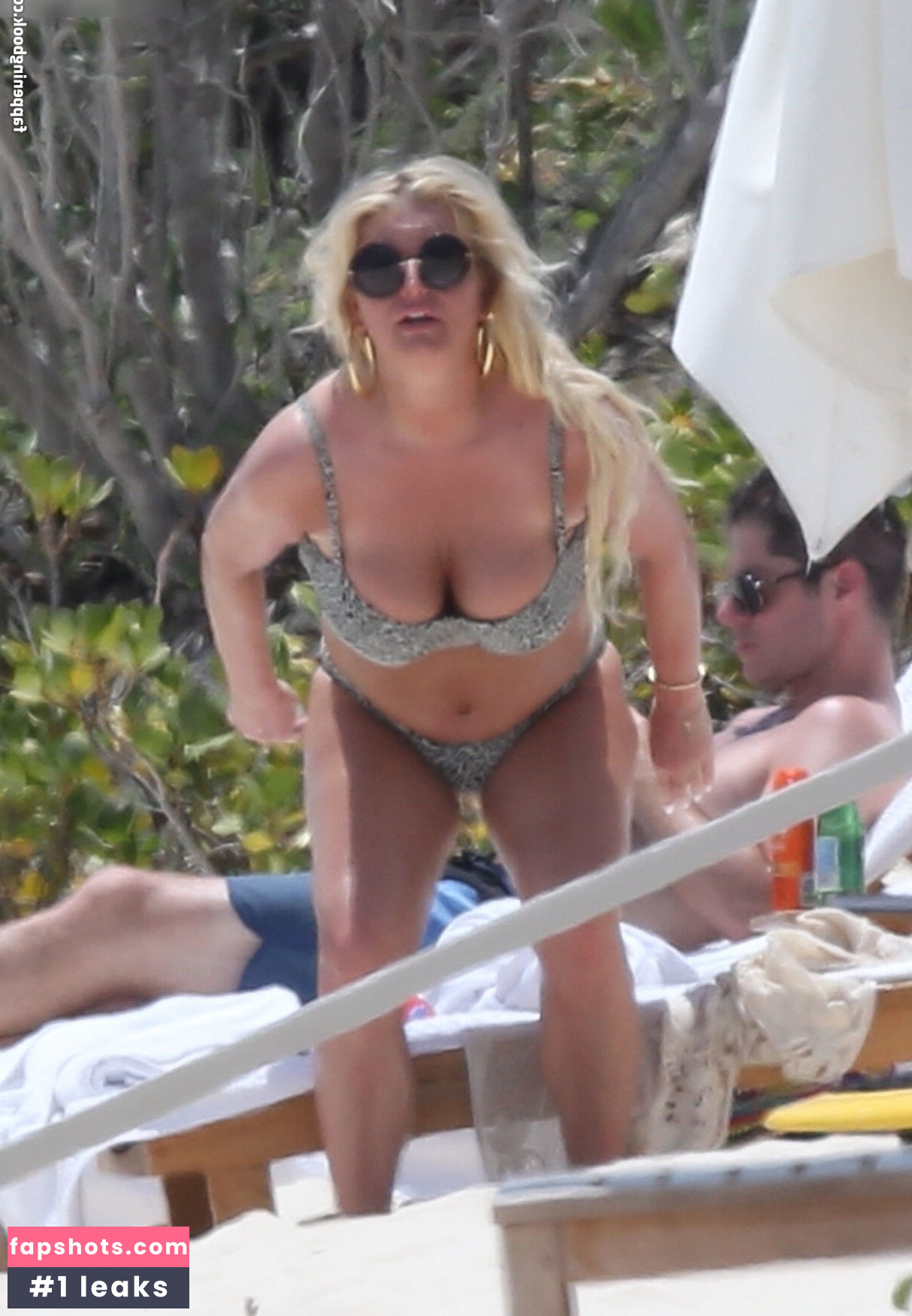 Jessica Simpson gallery photo #69