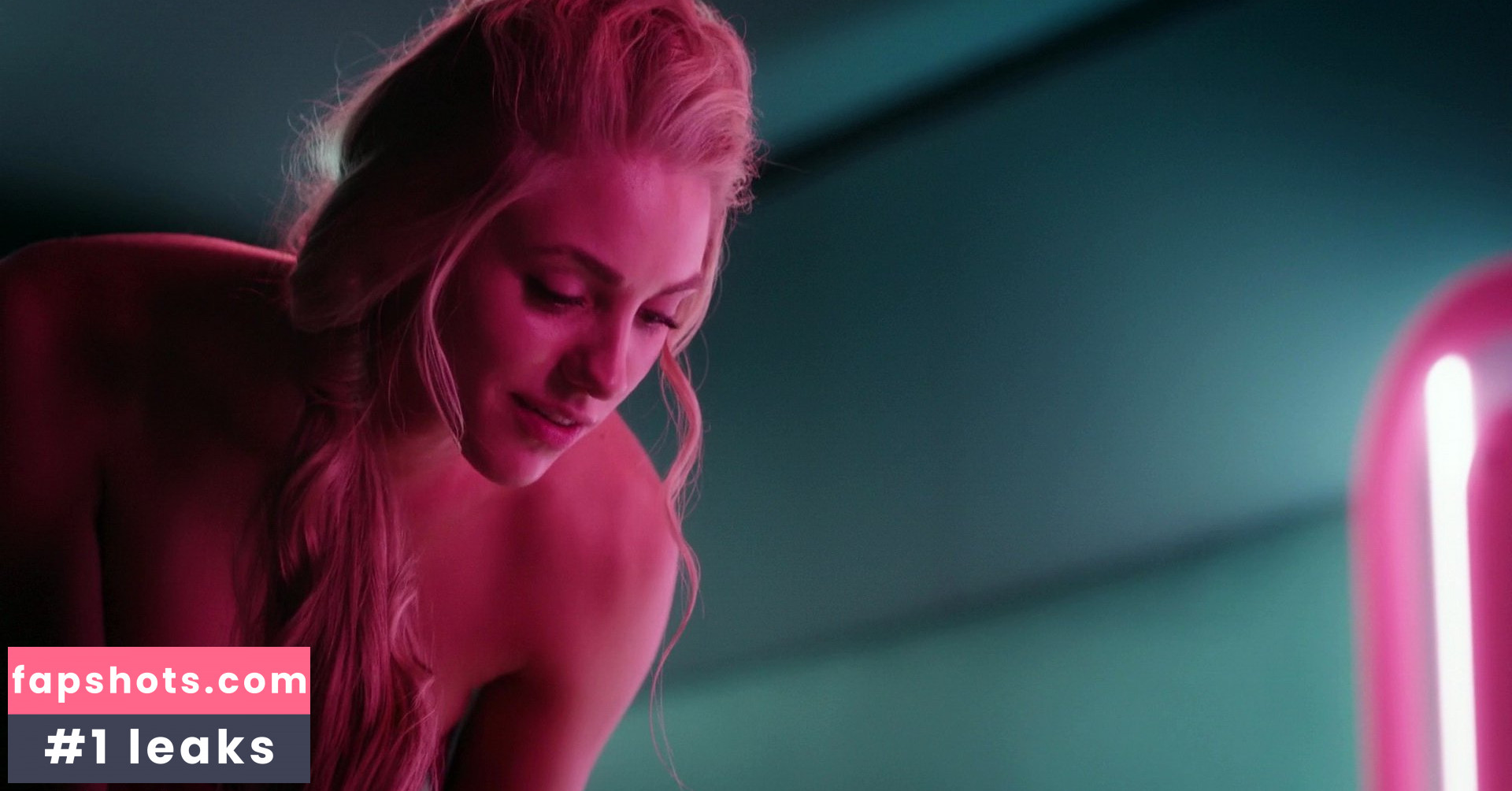 Jessica Sipos gallery photo #10