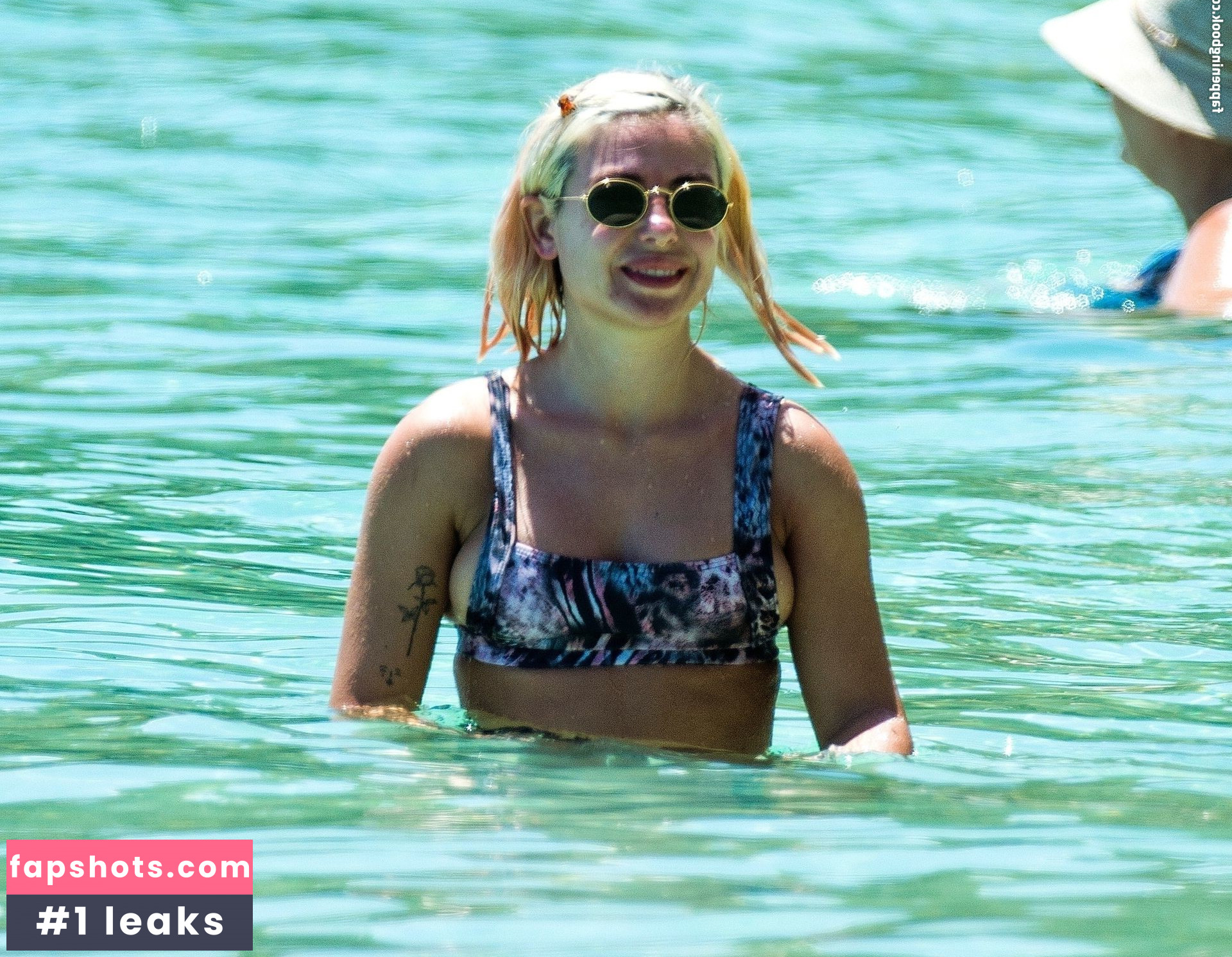 Jessica Woodley gallery photo #34