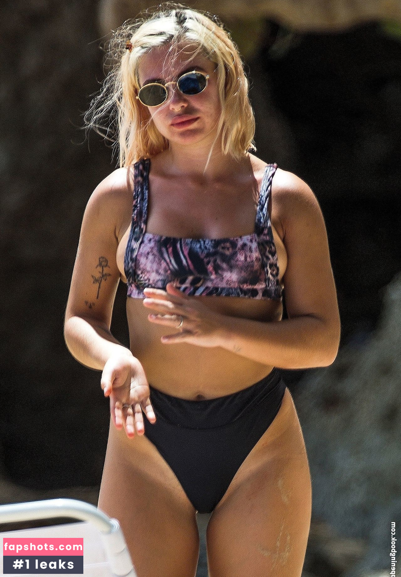 Jessica Woodley gallery photo #45