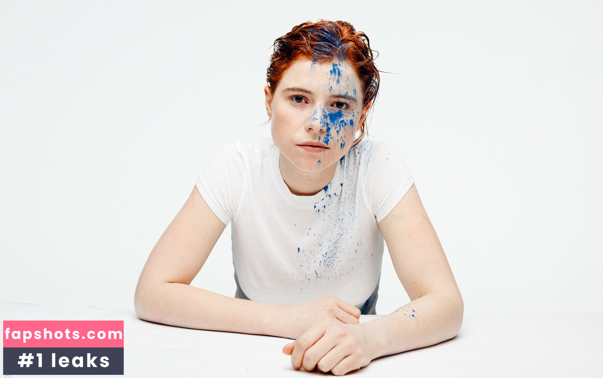 Jessie Buckley gallery photo #4