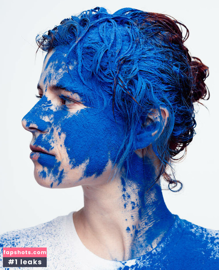 Jessie Buckley gallery photo #31