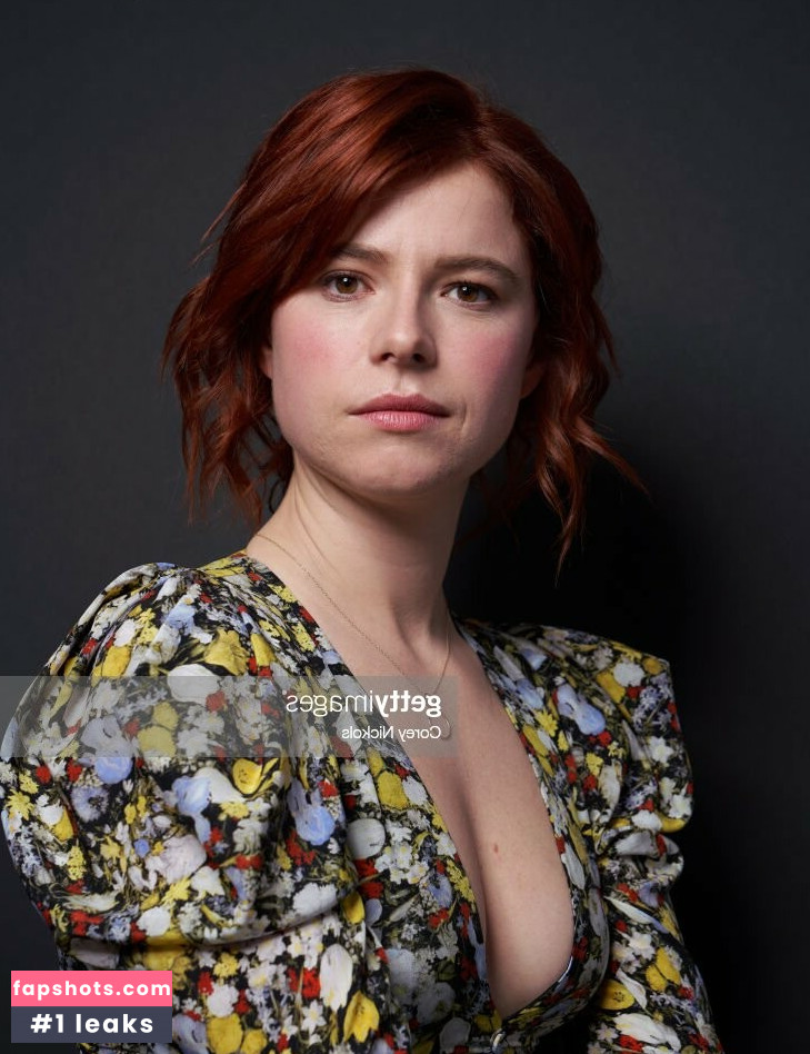 Jessie Buckley gallery photo #9