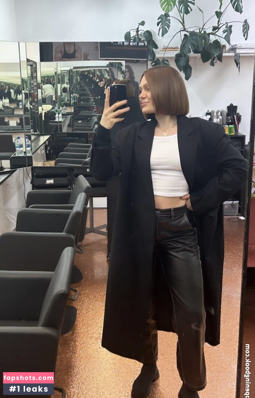 Jessie J gallery photo #113