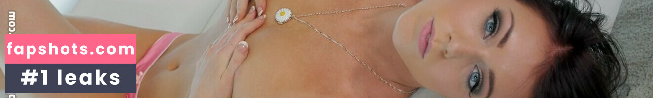 Jessie Law gallery photo #10