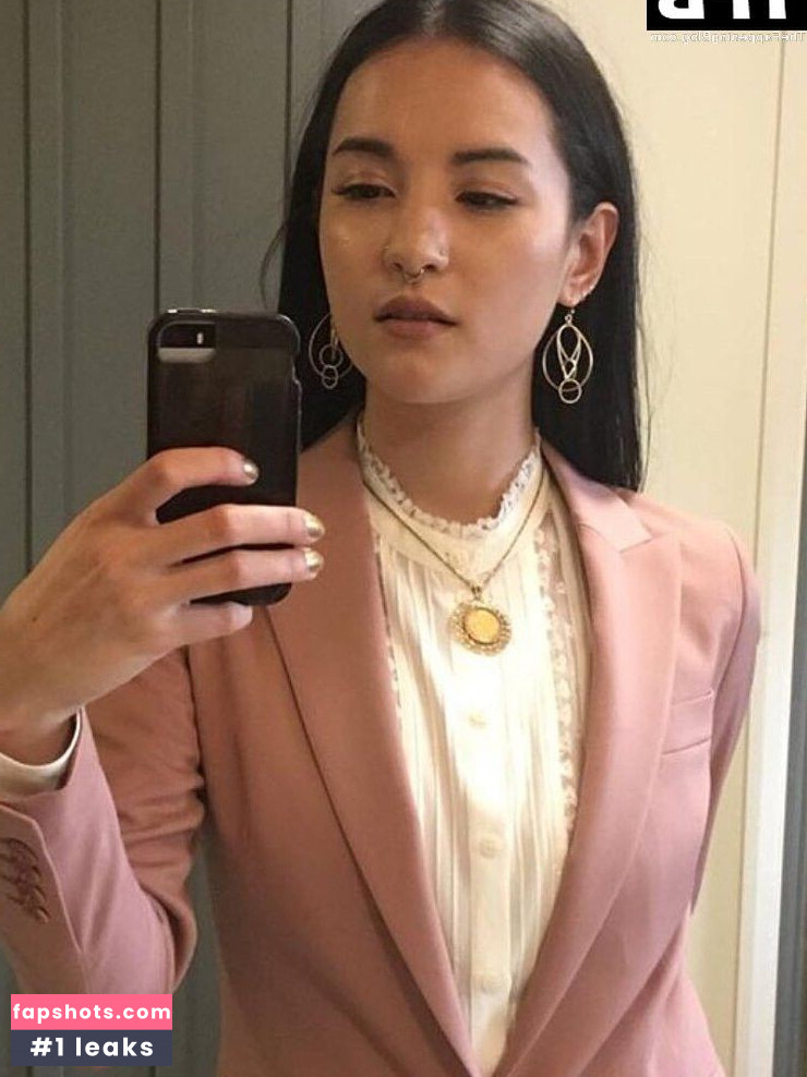 Jessie Mei Li gallery photo #5