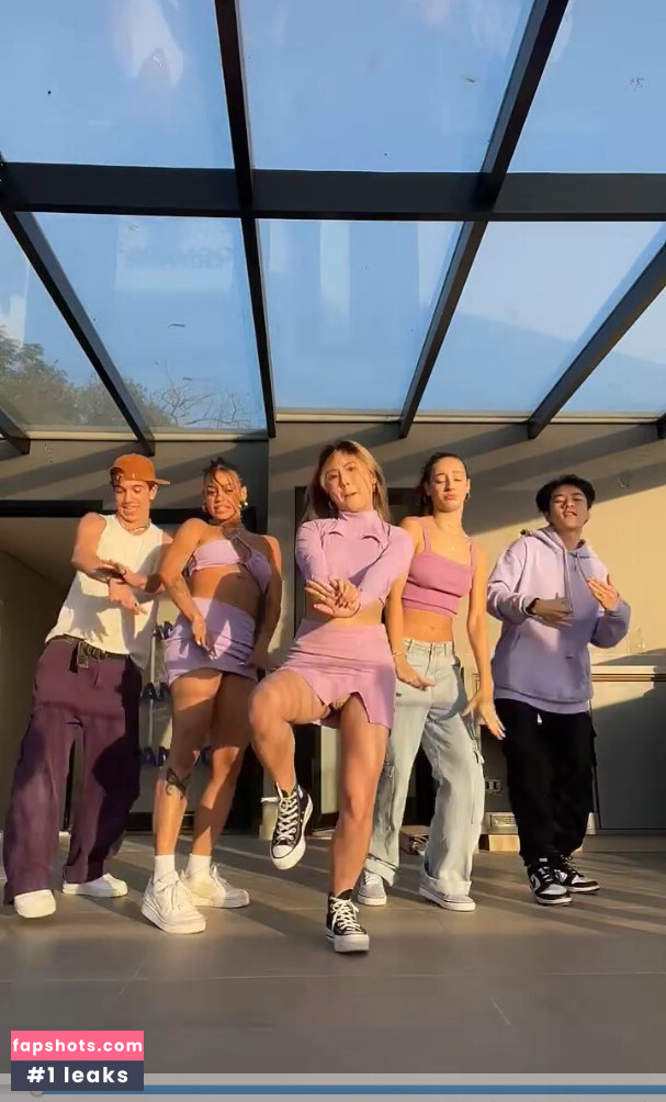 Jessie Shen gallery photo #14