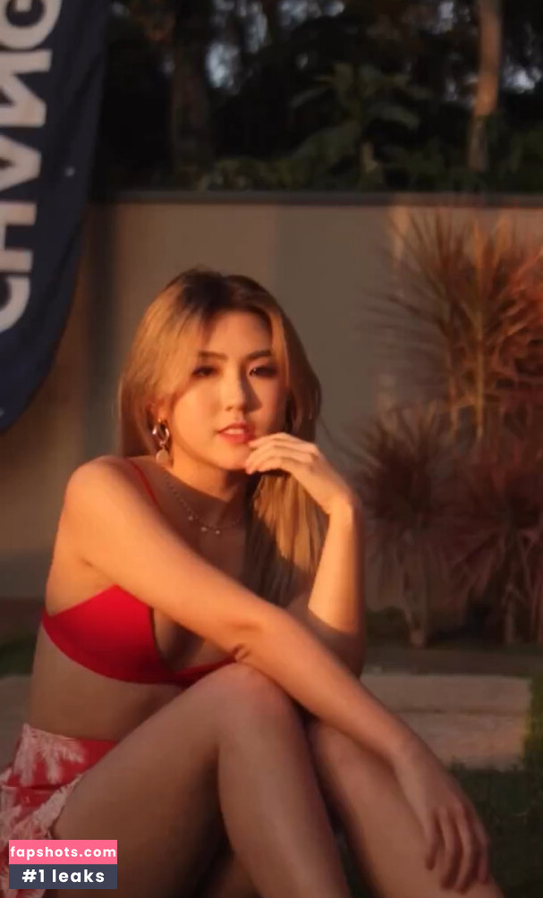 Jessie Shen gallery photo #3