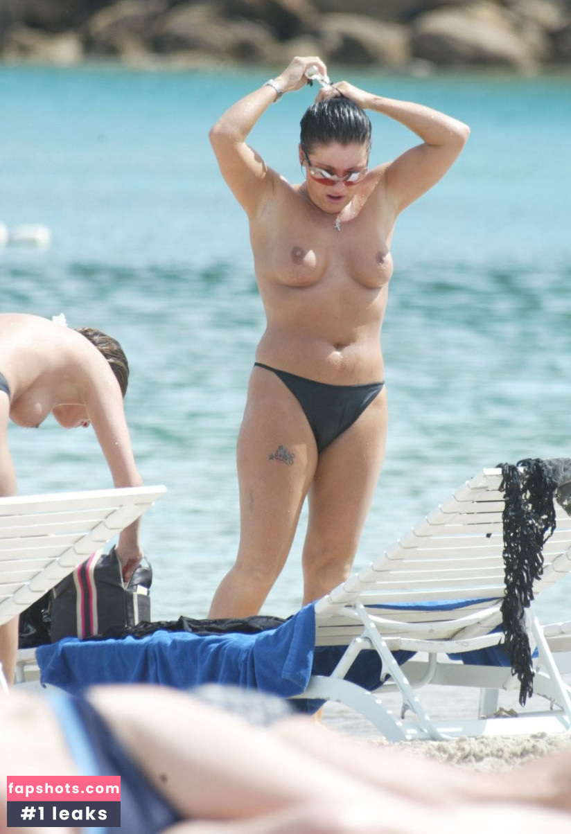 Jessie Wallace gallery photo #41