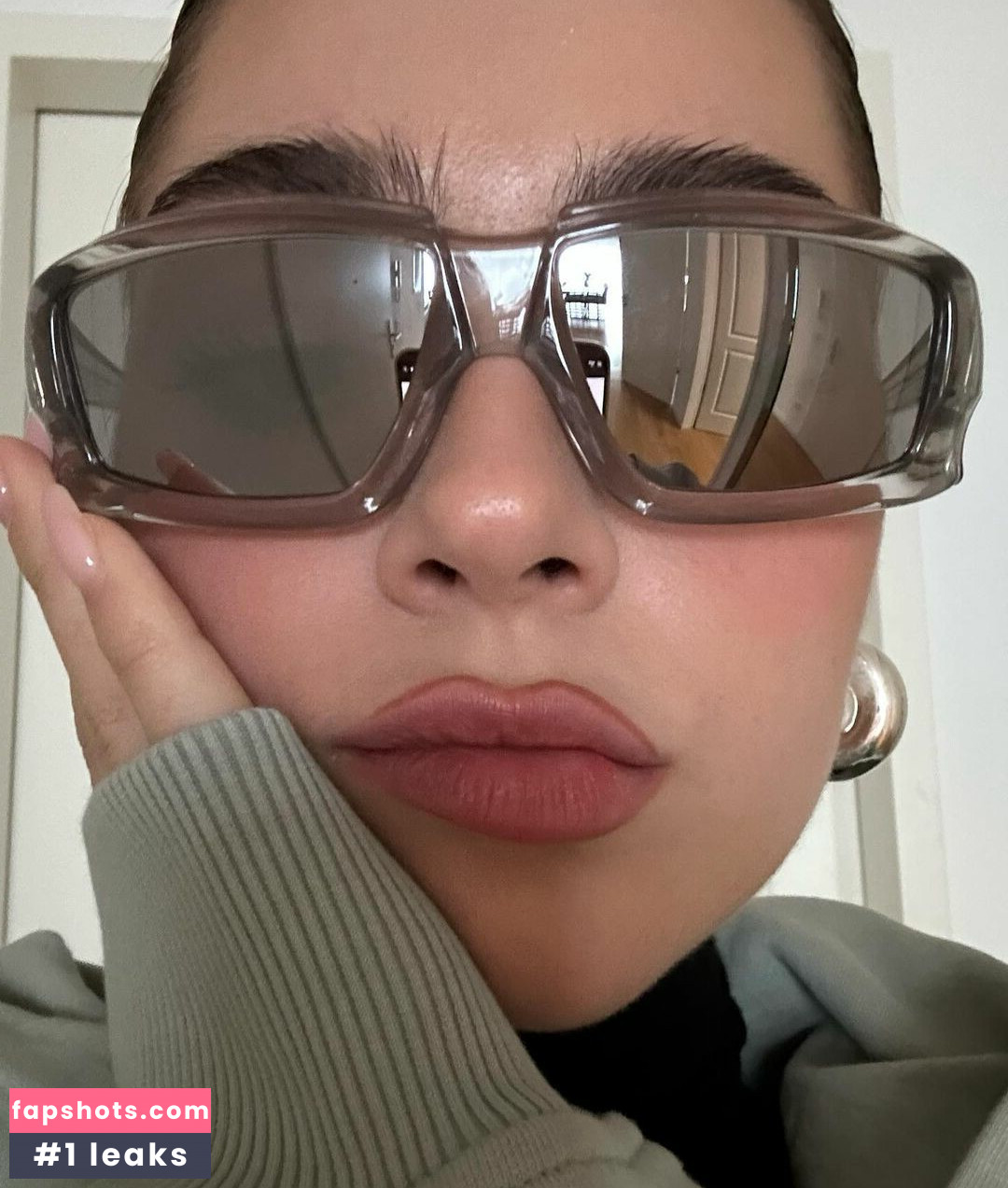 Jessy Hartel gallery photo #35