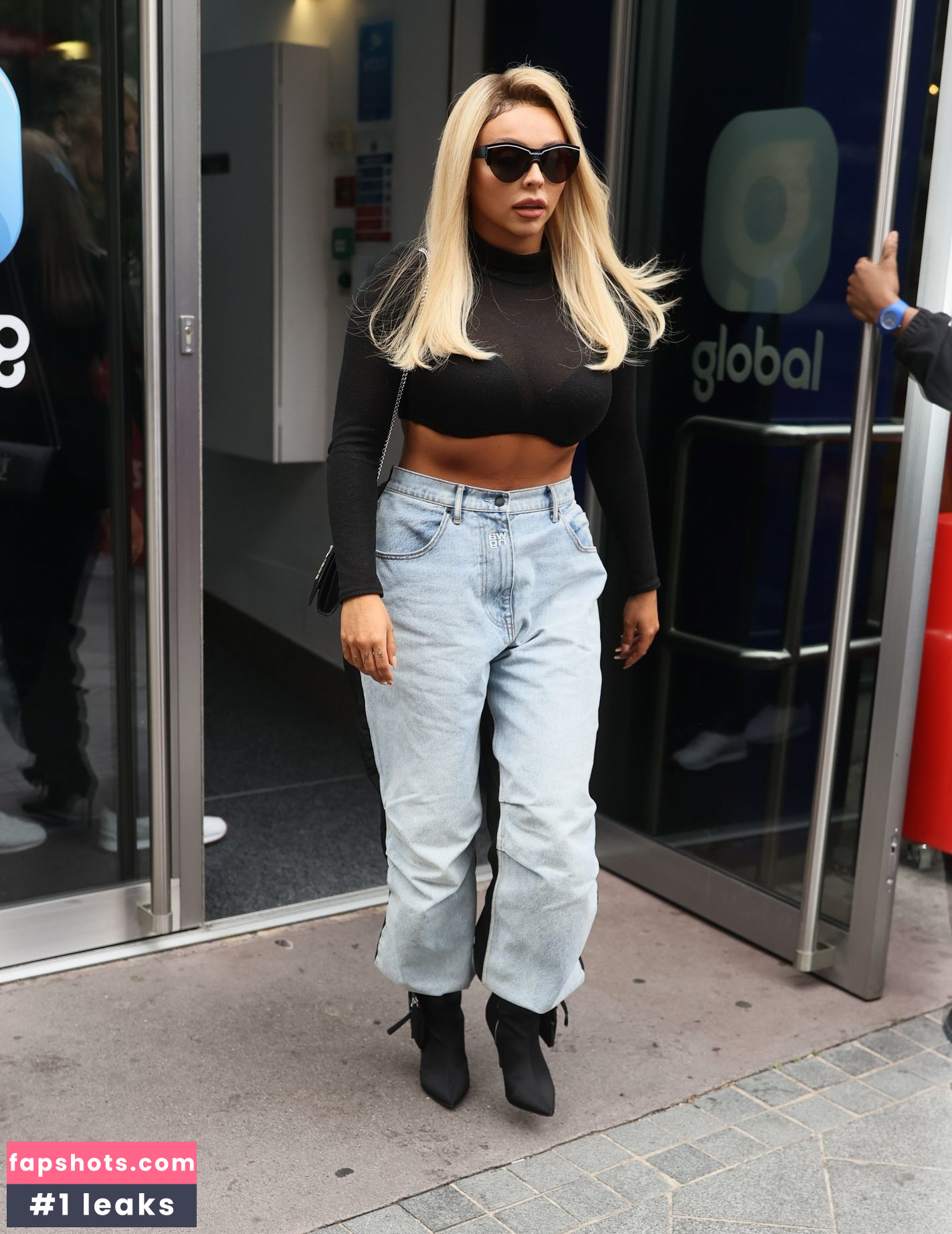 Jesy Nelson gallery photo #205