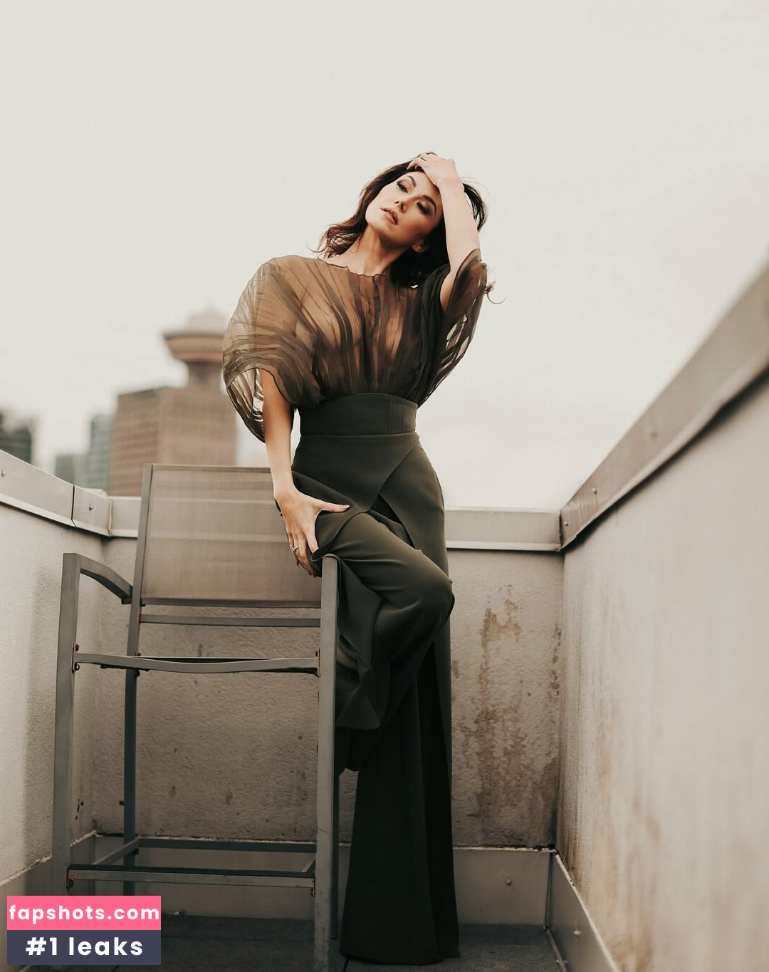 Jewel Staite gallery photo #11