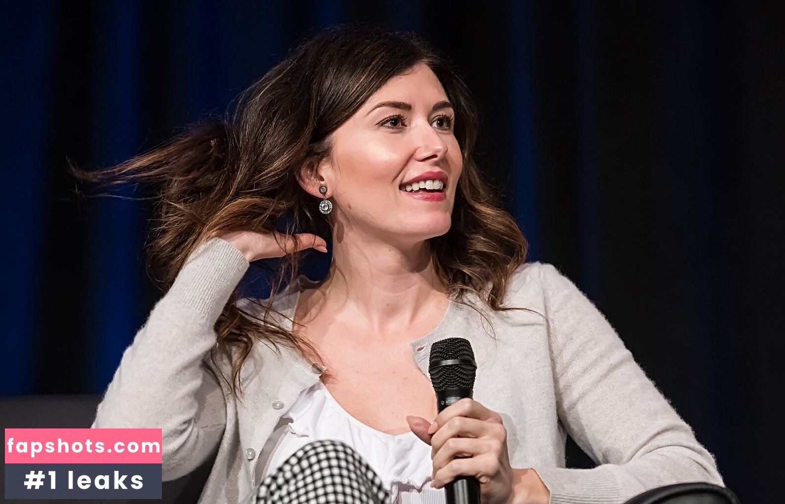 Jewel Staite gallery photo #121