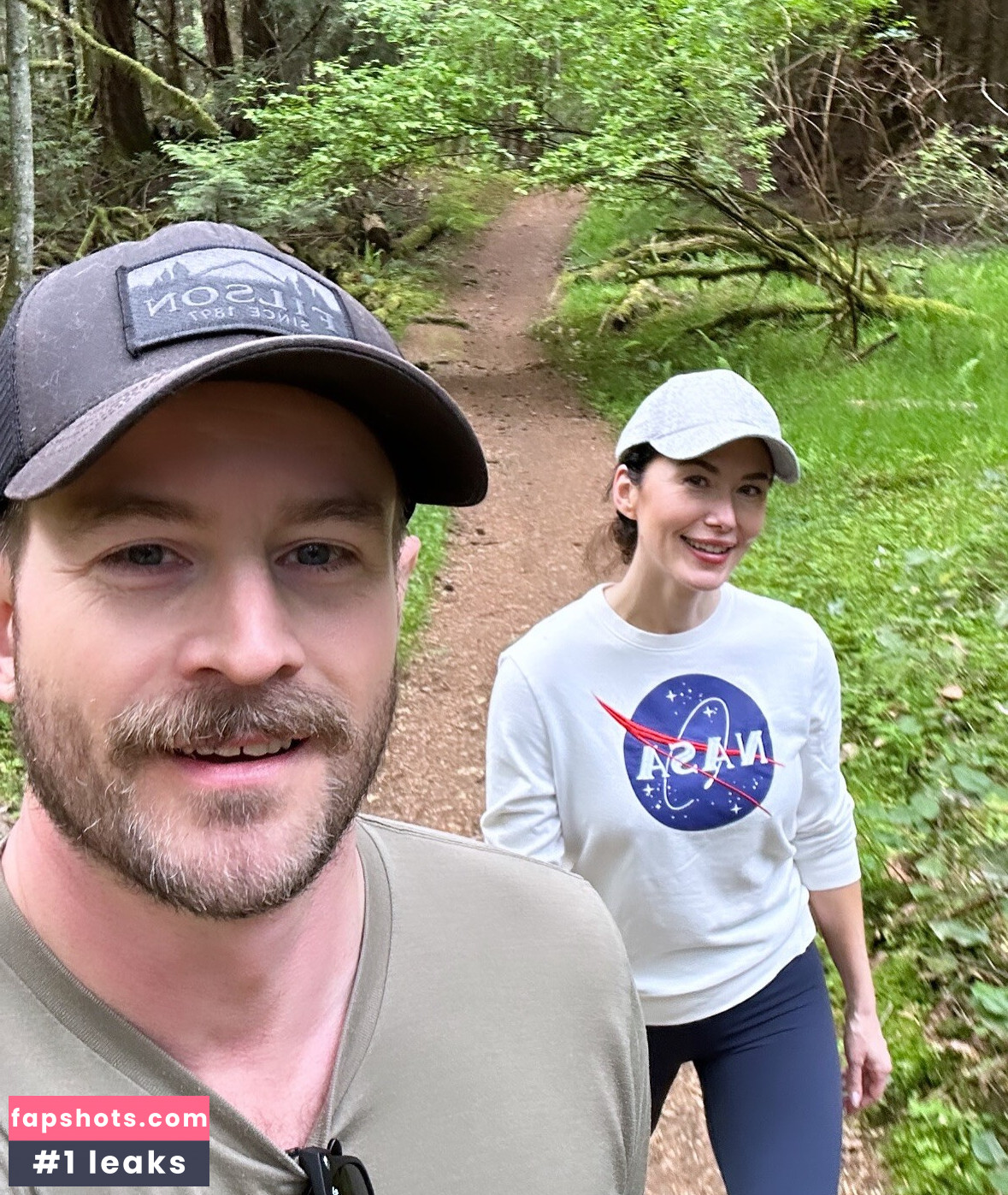 Jewel Staite gallery photo #19