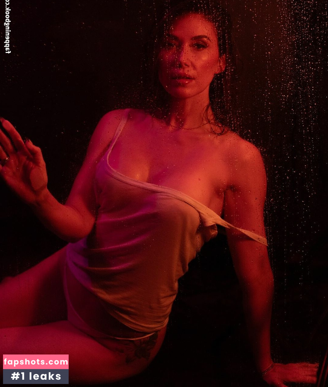 Jewel Staite gallery photo #30