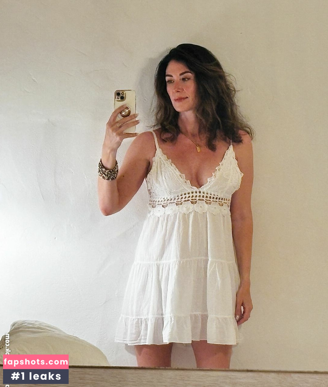 Jewel Staite gallery photo #33