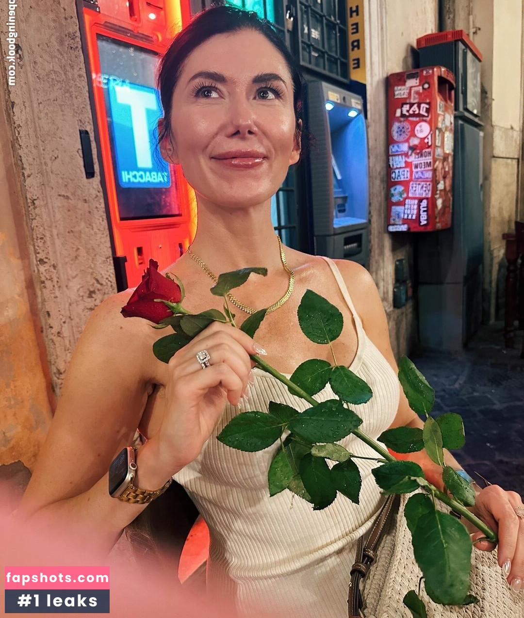 Jewel Staite gallery photo #34