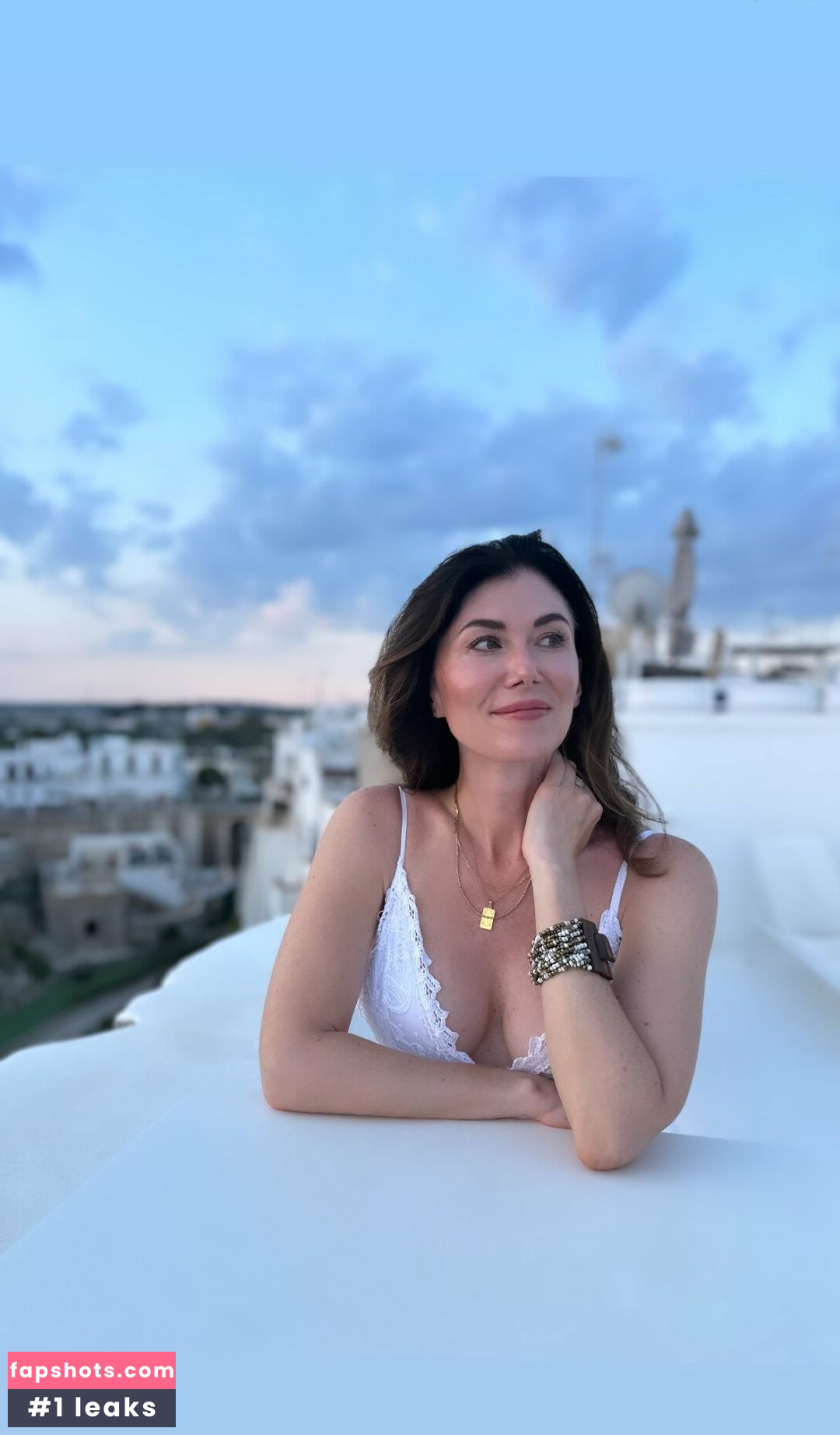 Jewel Staite gallery photo #38