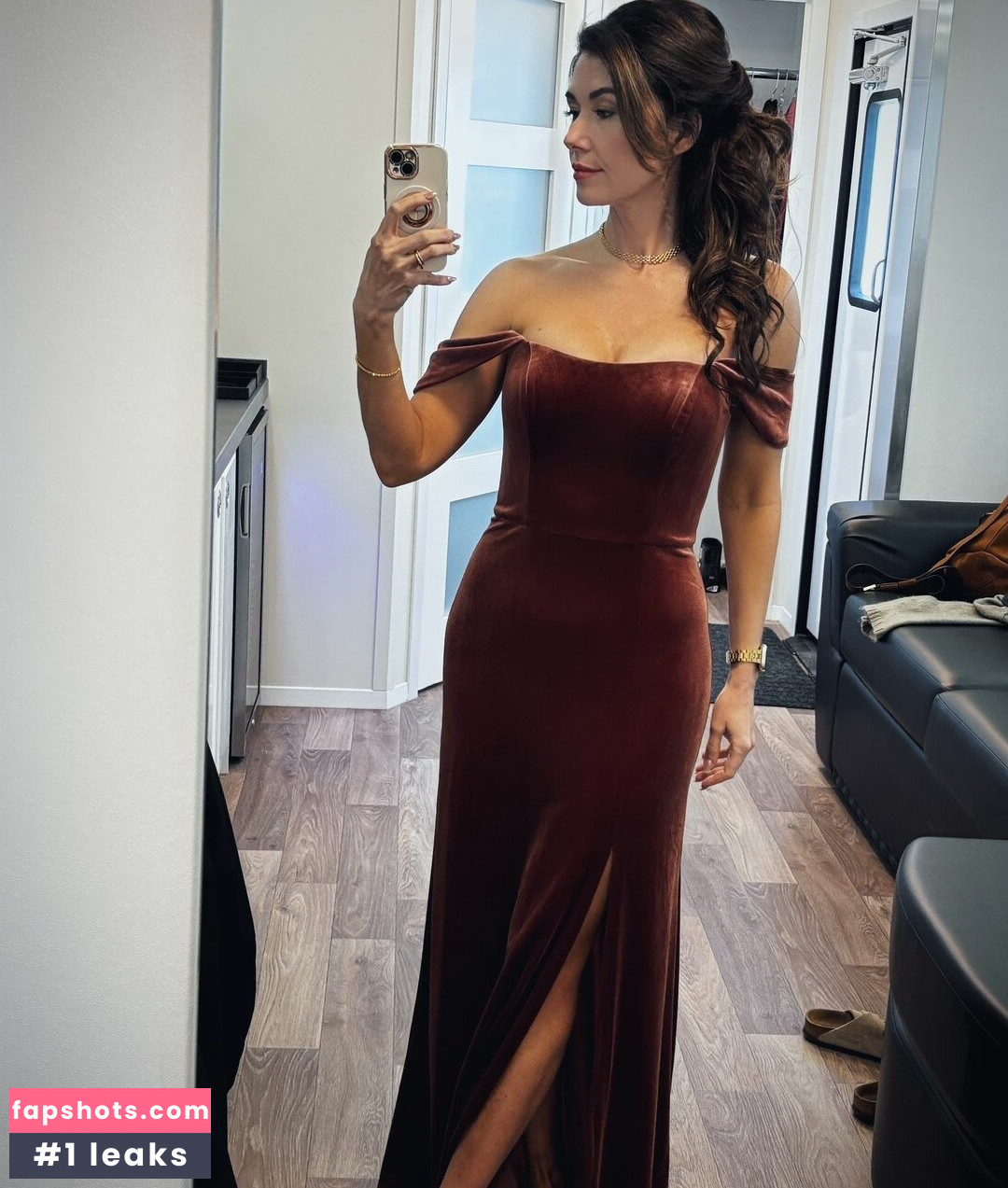 Jewel Staite gallery photo #43