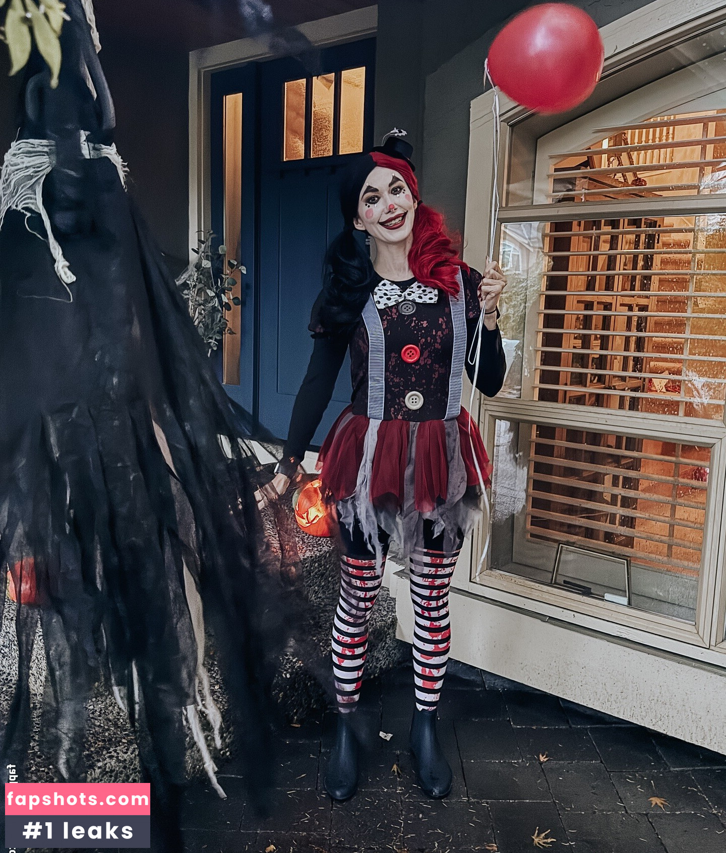 Jewel Staite gallery photo #6