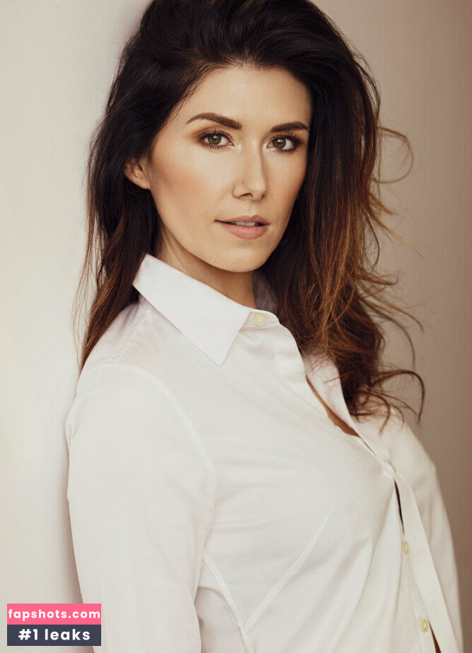 Jewel Staite gallery photo #52