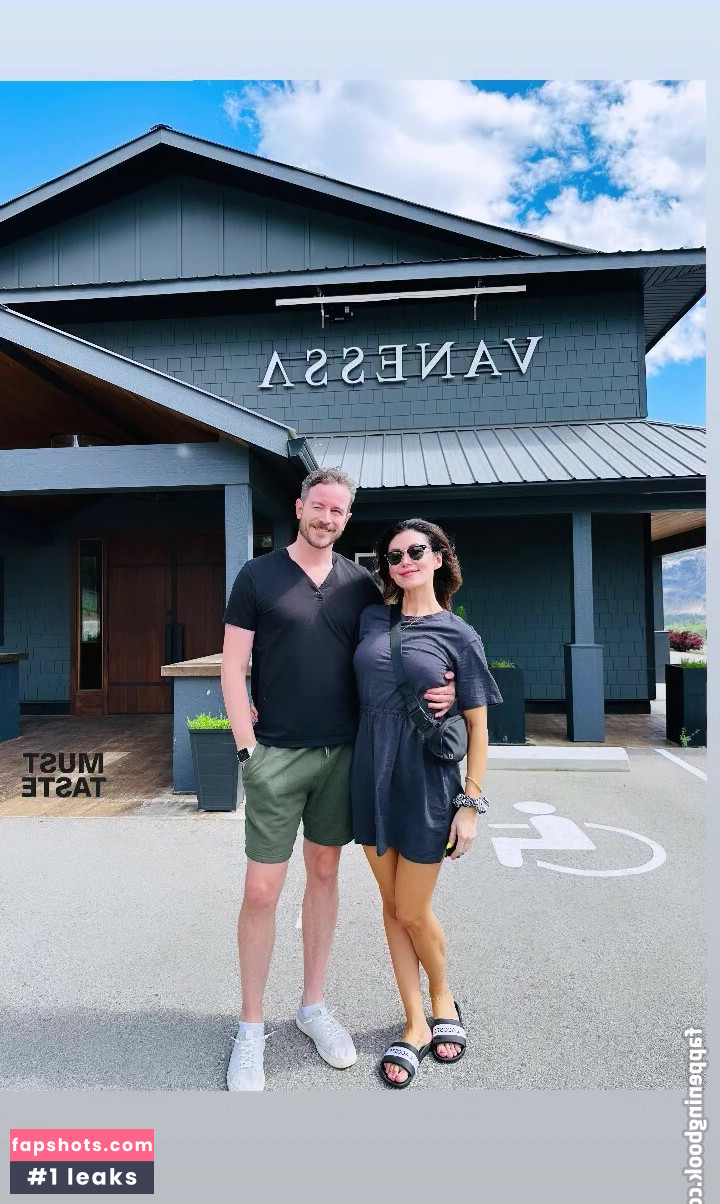 Jewel Staite gallery photo #63