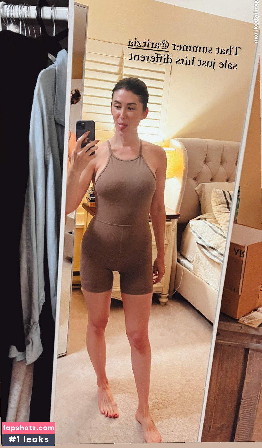 Jewel Staite gallery photo #94