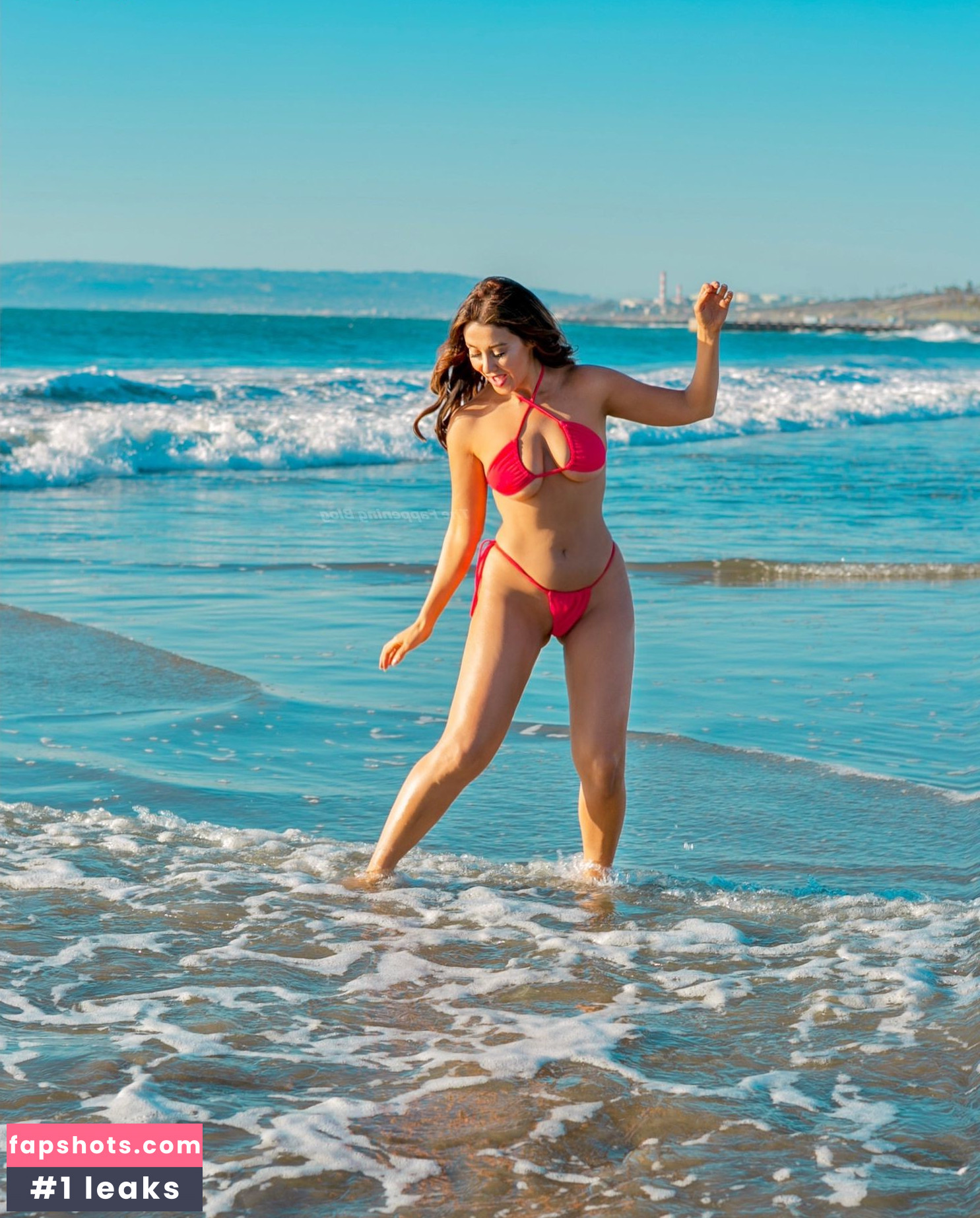 Jewell Farshad gallery photo #5