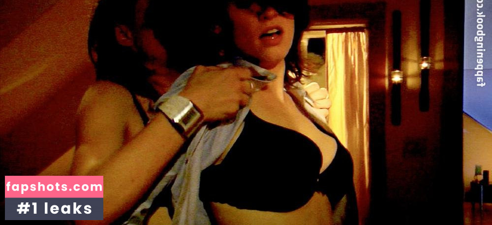 Jill Bennett nude babe gallery