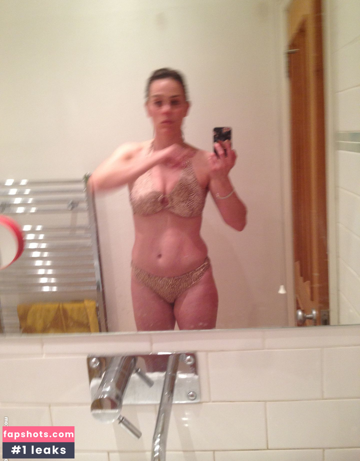 Jill Halfpenny gallery photo #35