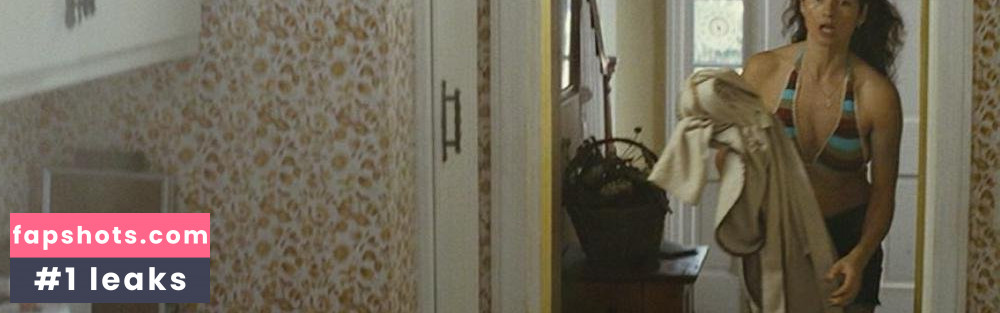 Jill Hennessy gallery photo #4