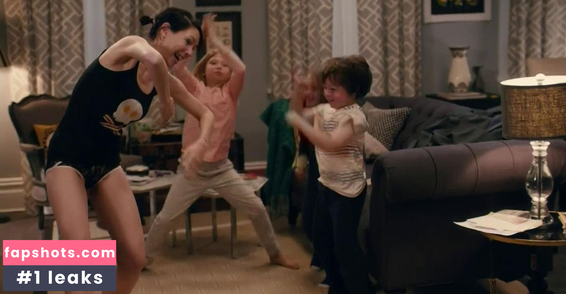 Jill Kargman gallery photo #9