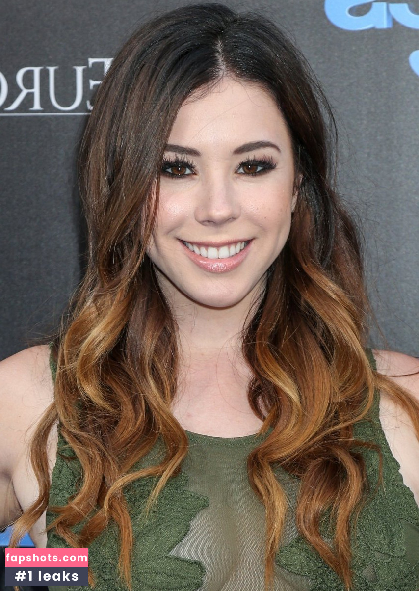 Jillian Rose Reed nude babe gallery