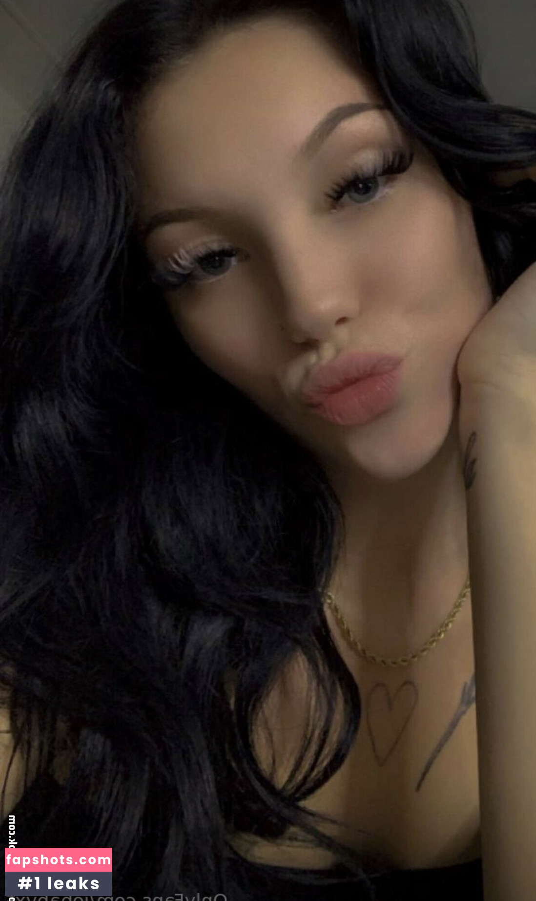 Joanie gallery photo #11