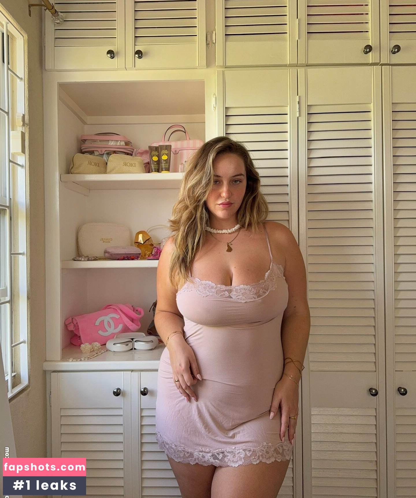 Joann Van Den Herik gallery photo #2