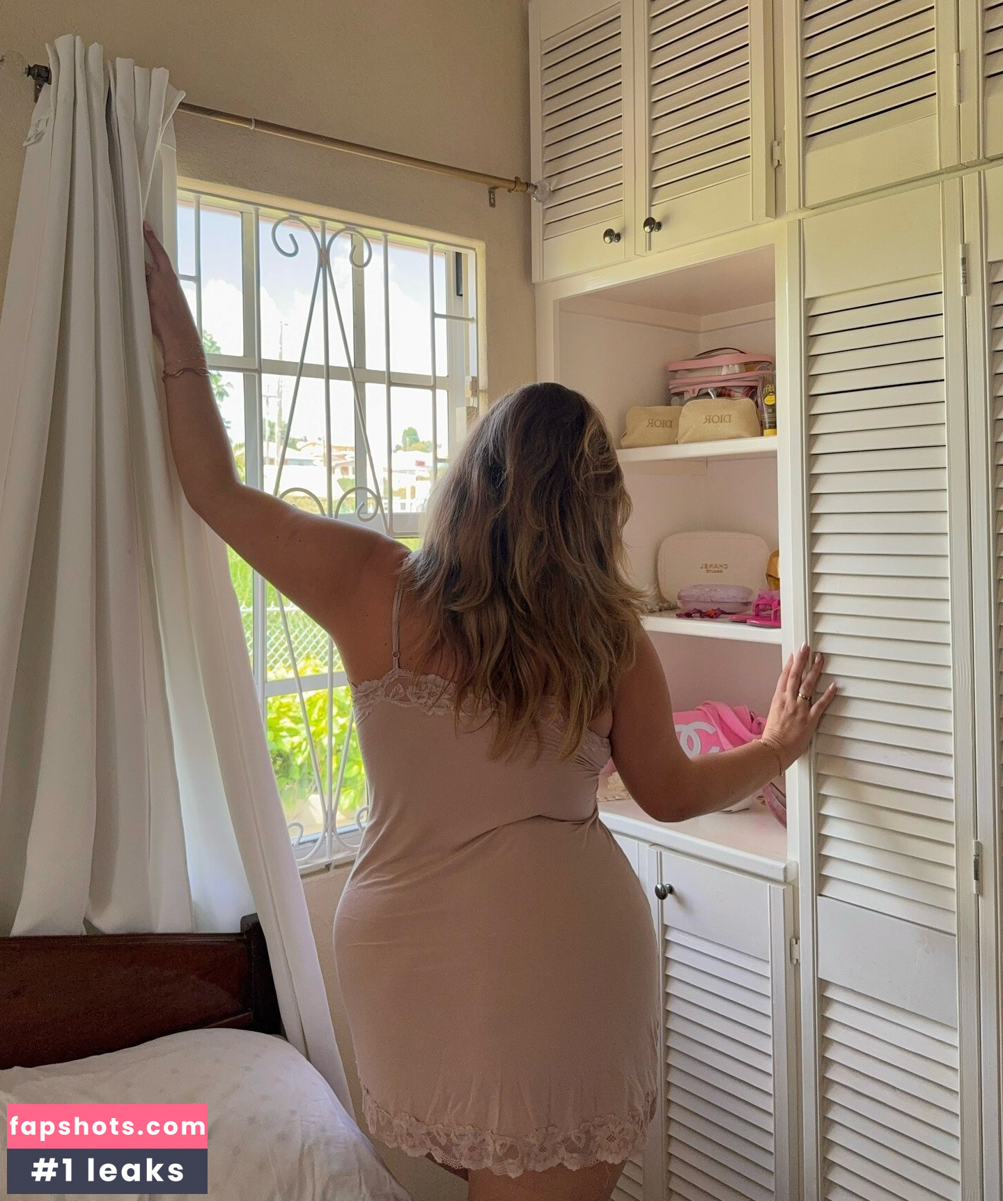 Joann Van Den Herik gallery photo #11